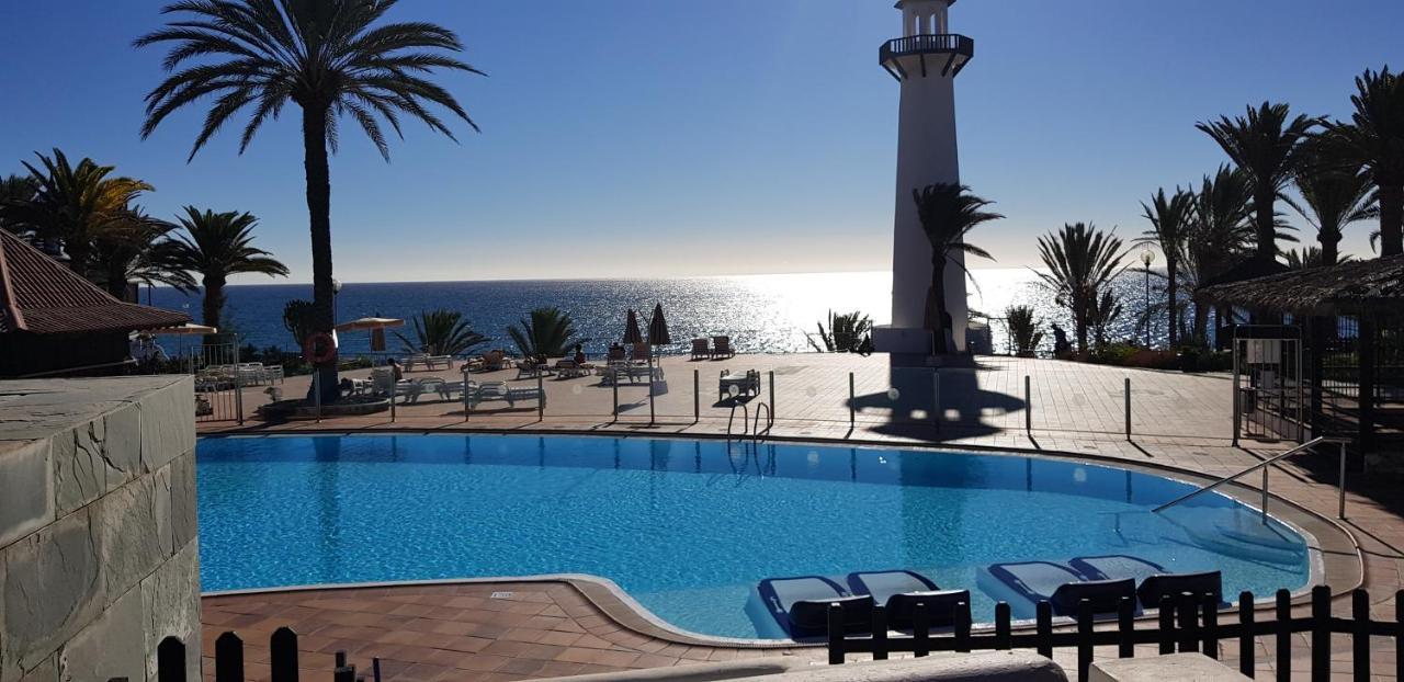 Lidia & Paco Two Bedrooms Beachfront Casa de vacances